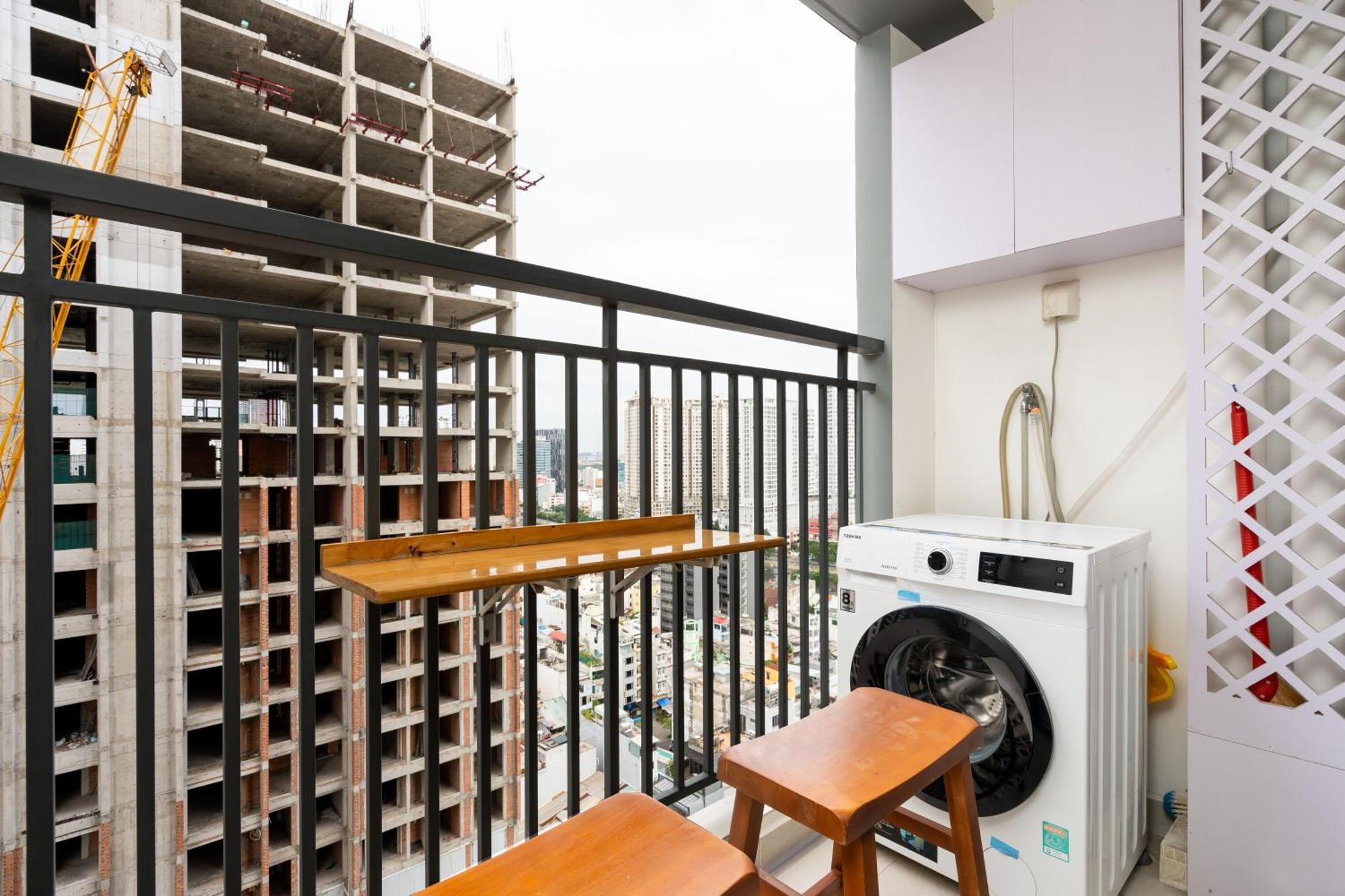 Căn hộ Aris Soho Balcony Saigon District 1 *