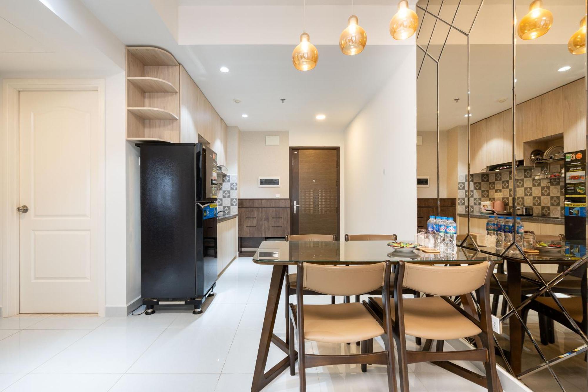 Aris Soho Balcony Saigon District 1 *