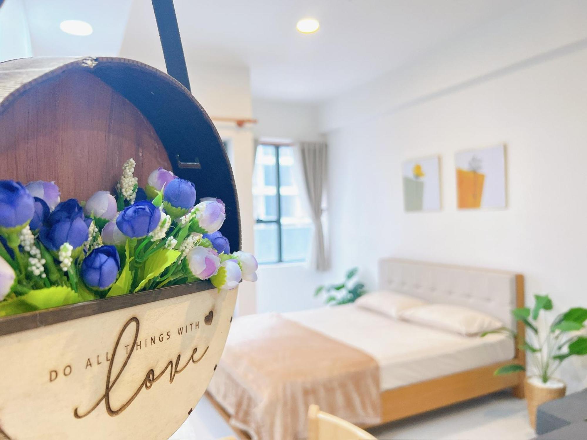 Aris Soho Balcony Saigon District 1